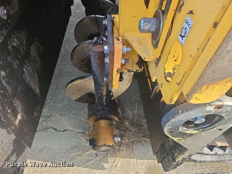 image for item NZ9106 2011 Volvo PF6110 paver