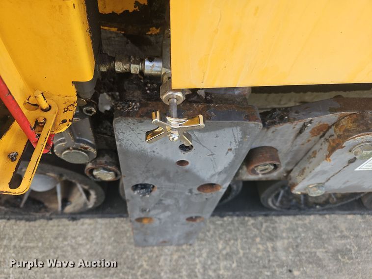 image for item NZ9106 2011 Volvo PF6110 paver