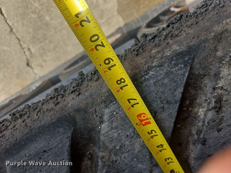 image for item NZ9106 2011 Volvo PF6110 paver