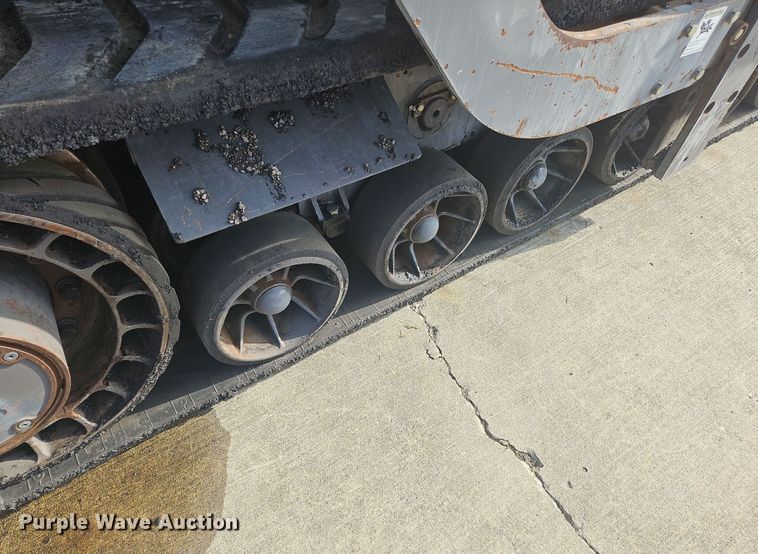 image for item NZ9106 2011 Volvo PF6110 paver