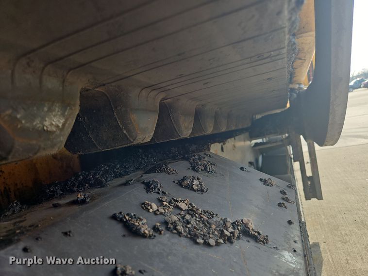 image for item NZ9106 2011 Volvo PF6110 paver