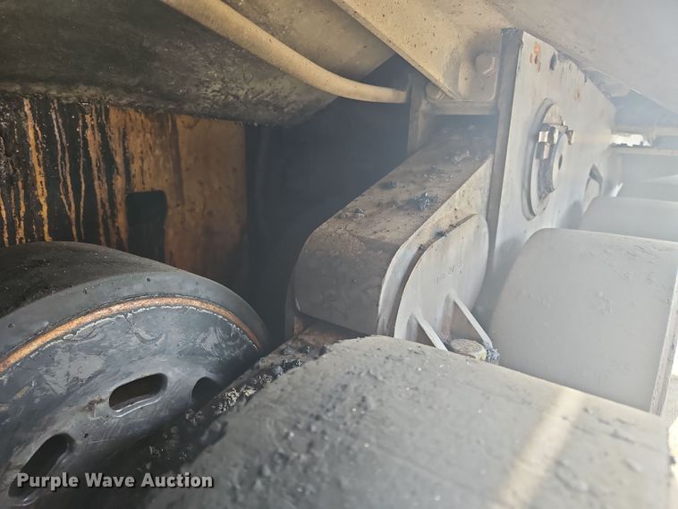 image for item NZ9106 2011 Volvo PF6110 paver