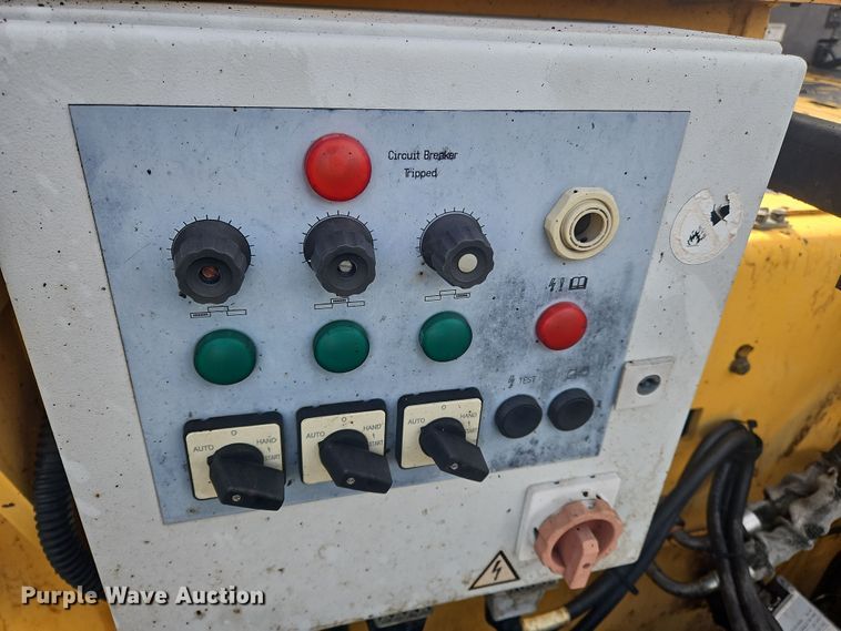 image for item NZ9106 2011 Volvo PF6110 paver