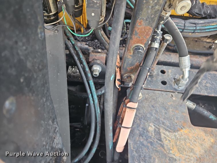 image for item NZ9106 2011 Volvo PF6110 paver