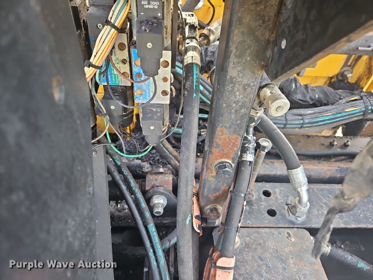 image for item NZ9106 2011 Volvo PF6110 paver