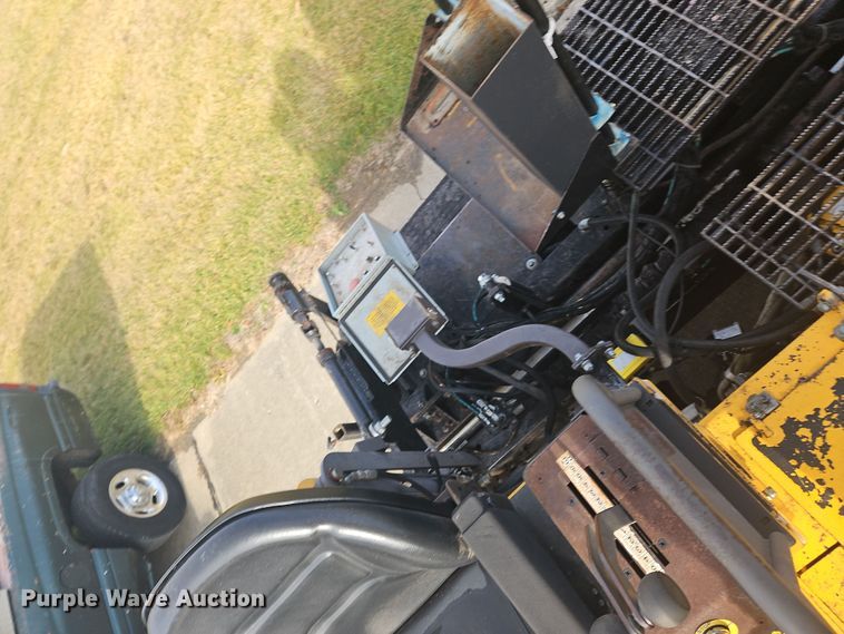 image for item NZ9106 2011 Volvo PF6110 paver