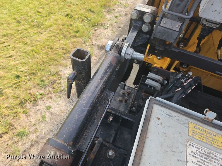 image for item NZ9106 2011 Volvo PF6110 paver