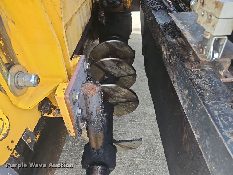 image for item NZ9106 2011 Volvo PF6110 paver