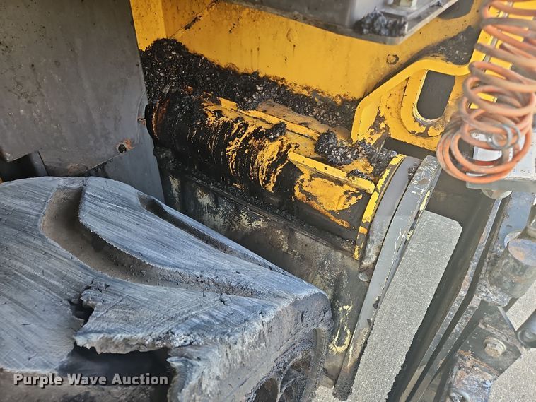 image for item NZ9106 2011 Volvo PF6110 paver