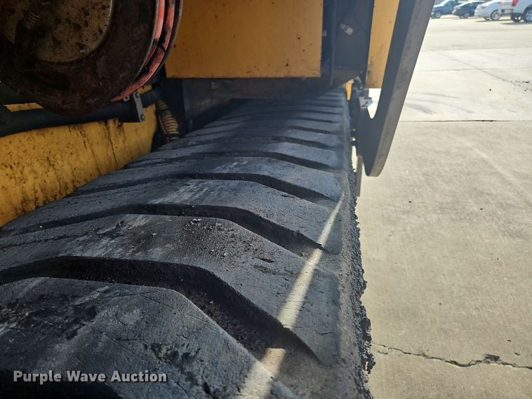 image for item NZ9106 2011 Volvo PF6110 paver