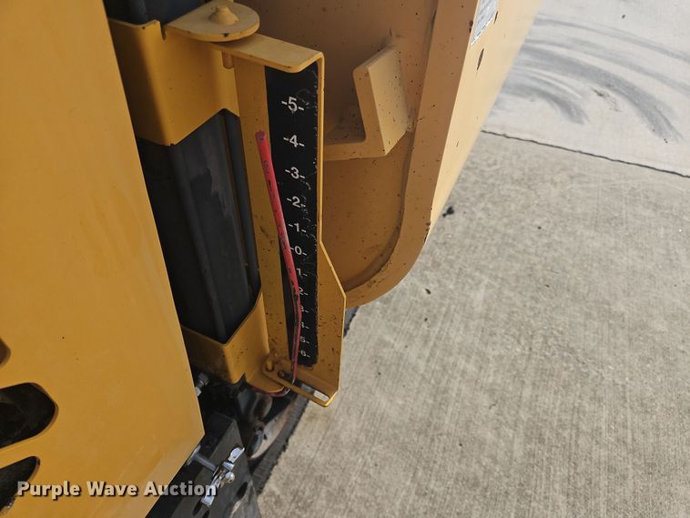 image for item NZ9106 2011 Volvo PF6110 paver