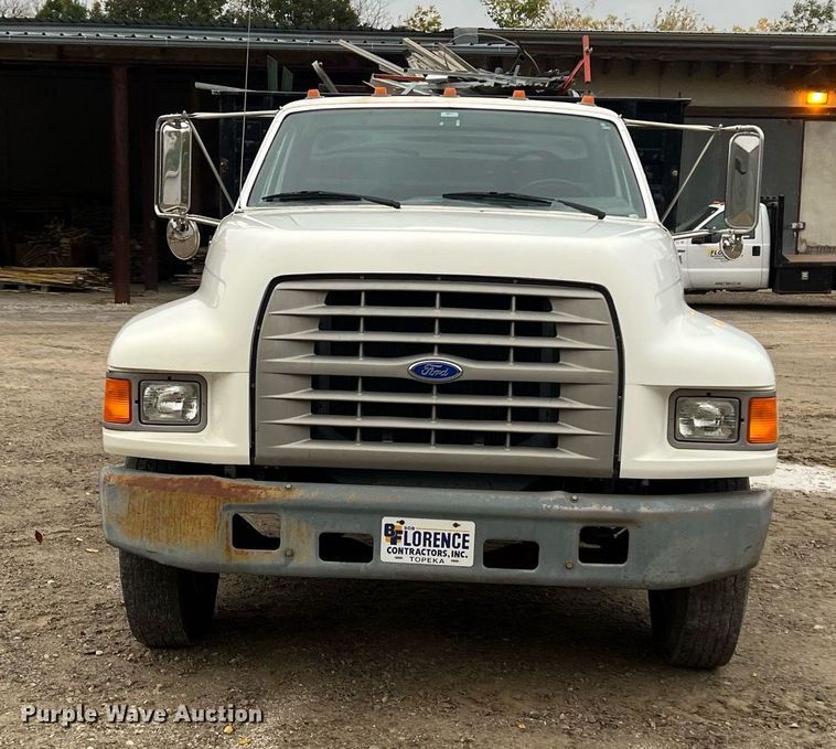 image for item OA9054 1995 Ford F700 dump truck