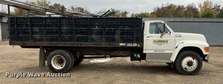 image for item OA9054 1995 Ford F700 dump truck