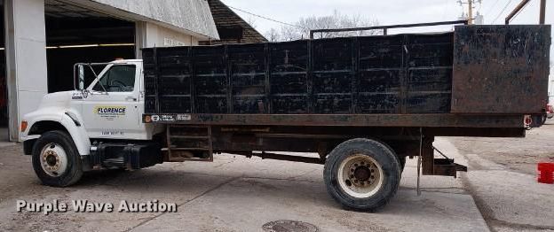 image for item OA9054 1995 Ford F700 dump truck