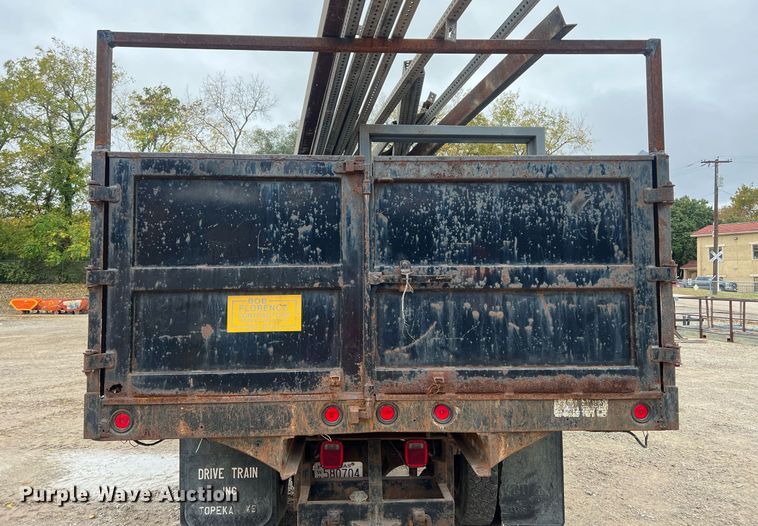 image for item OA9054 1995 Ford F700 dump truck