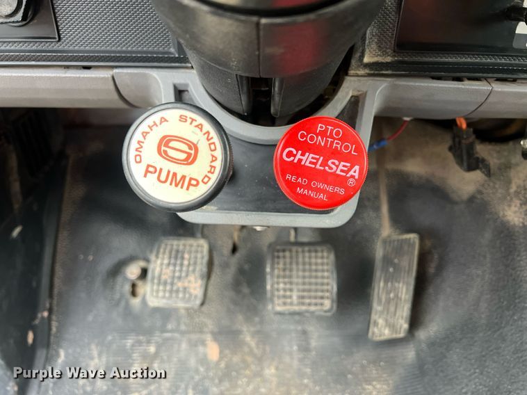 image for item OA9054 1995 Ford F700 dump truck