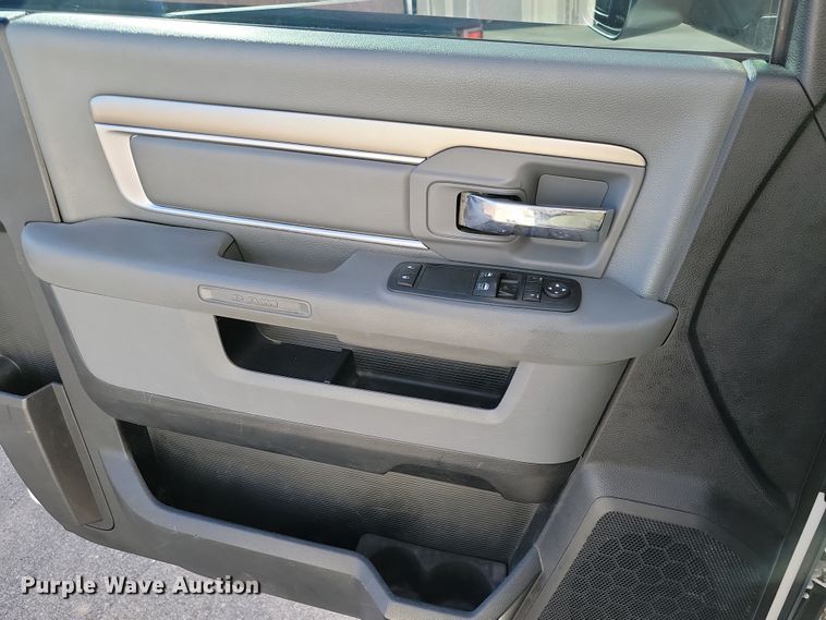 image for item OD9771 2014 Dodge Ram 5500HD  bucket truck