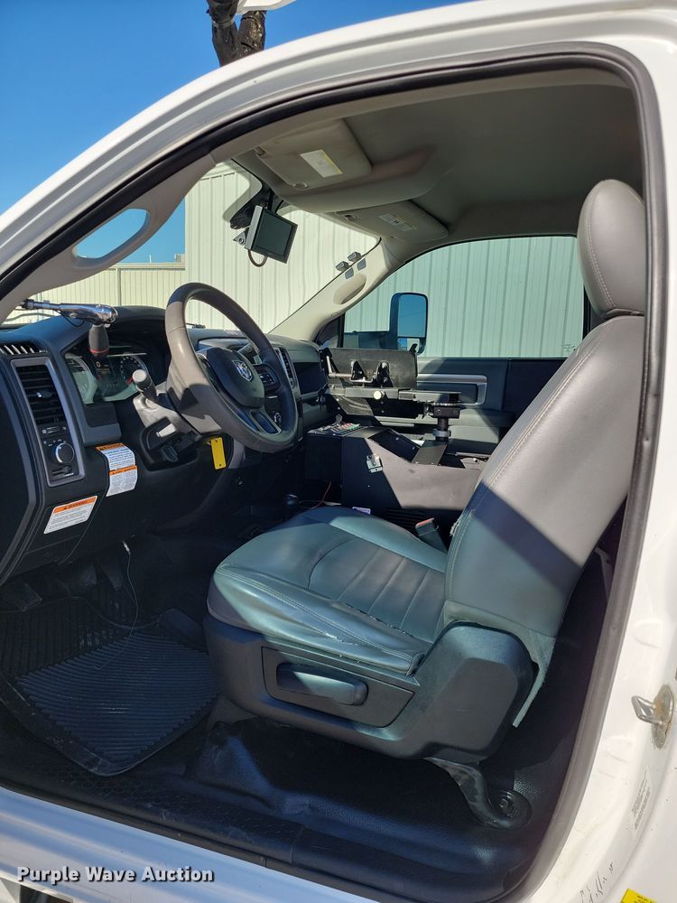 image for item OD9771 2014 Dodge Ram 5500HD  bucket truck