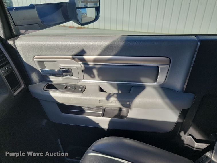 image for item OD9771 2014 Dodge Ram 5500HD  bucket truck