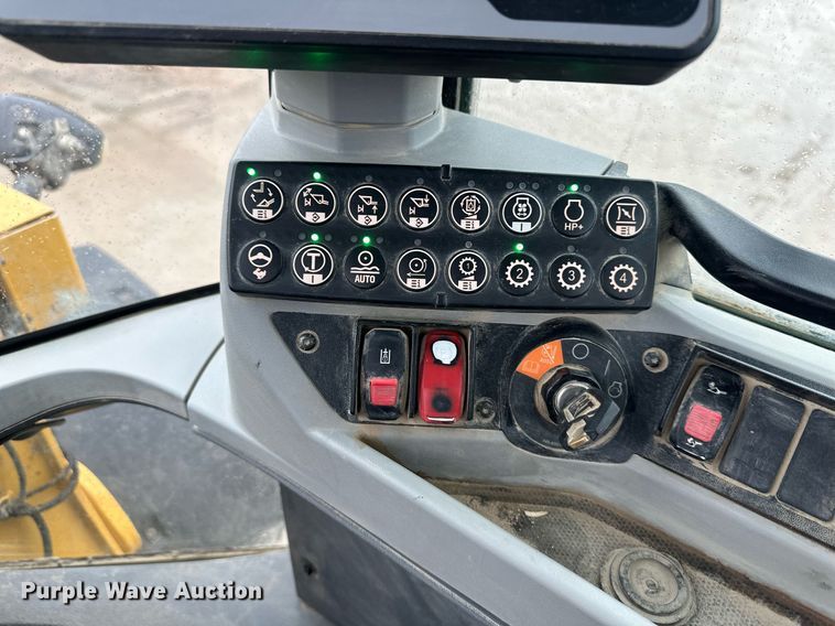 image for item OF9219 2015 Caterpillar 930M  wheel loader