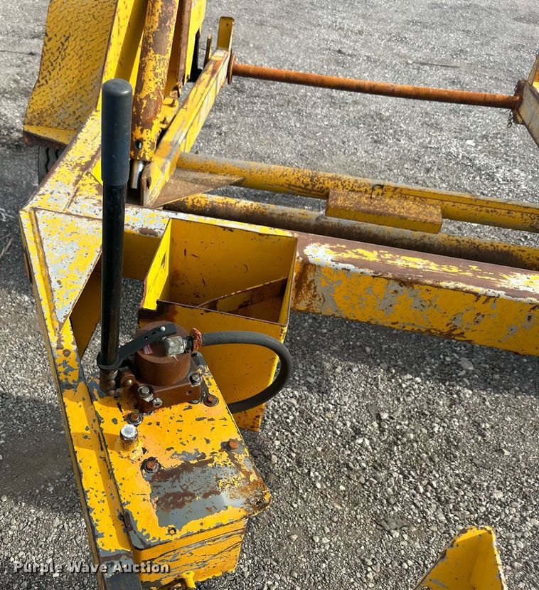 image for item OM9213 1994 C Butler Track Utilities  reel trailer