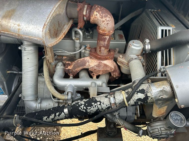 image for item OM9214 1987 Hesco 150010  mobile power unit