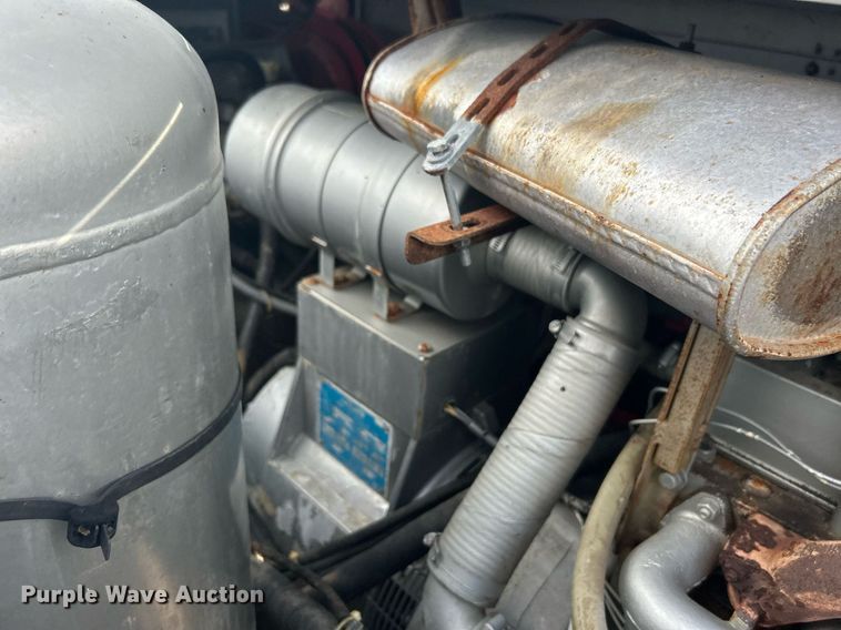 image for item OM9214 1987 Hesco 150010  mobile power unit