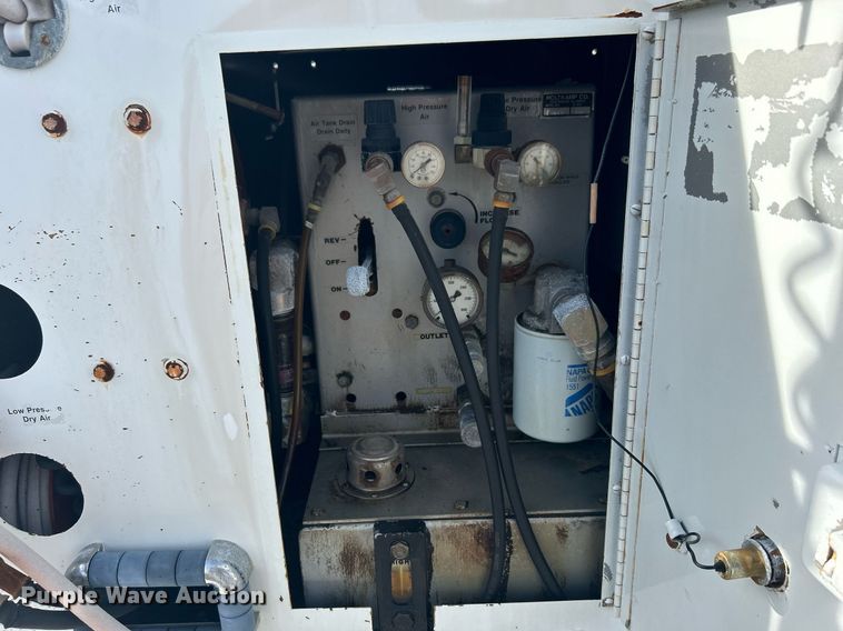 image for item OM9214 1987 Hesco 150010  mobile power unit