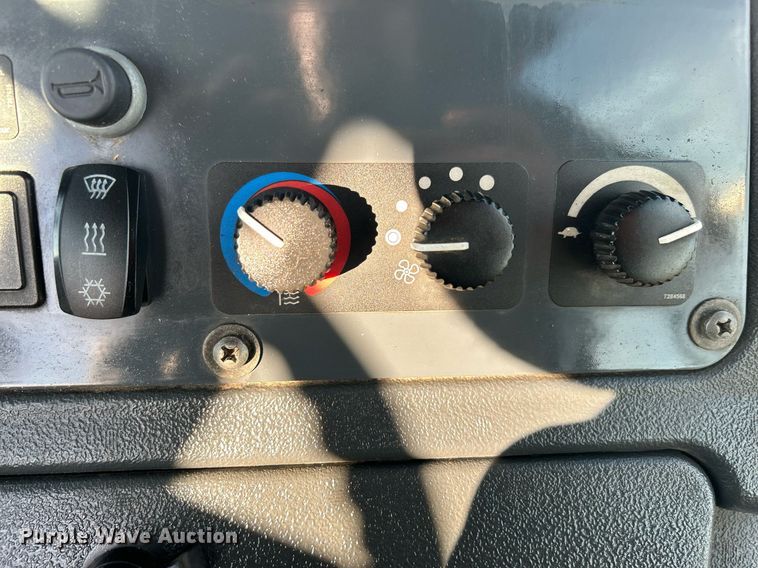 image for item OM9221 2013 John Deere 310SK  backhoe