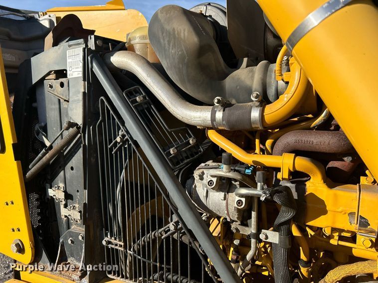 image for item OM9221 2013 John Deere 310SK  backhoe