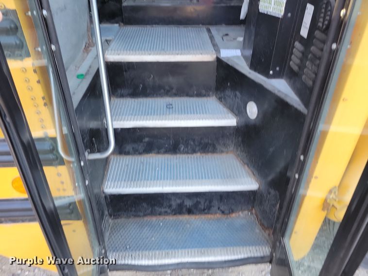 image for item DL7762 2006 Freightliner FS65  school bus