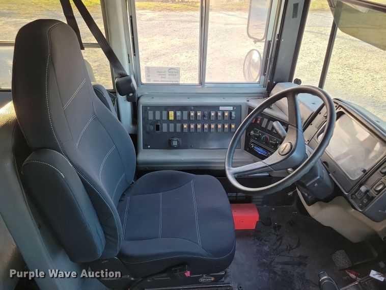 image for item DL7762 2006 Freightliner FS65  school bus