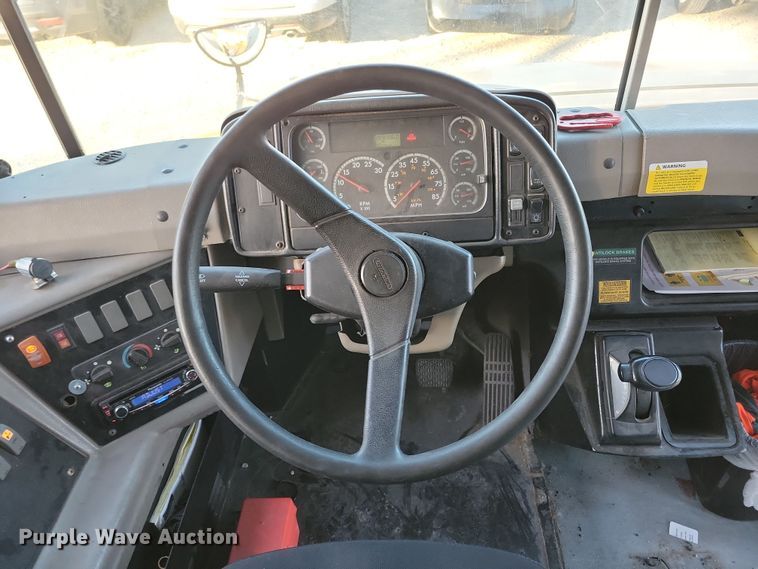 image for item DL7762 2006 Freightliner FS65  school bus