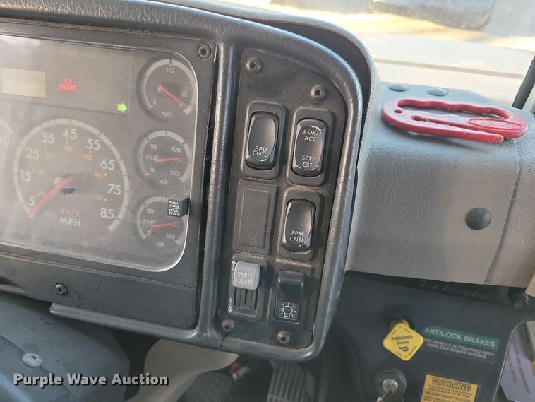 image for item DL7762 2006 Freightliner FS65  school bus