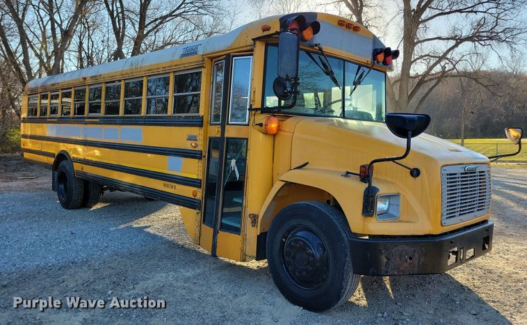 image for item DL7763 2004 Freightliner FS65  school bus