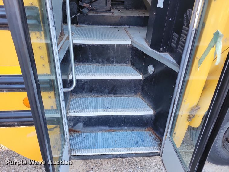 image for item DL7763 2004 Freightliner FS65  school bus