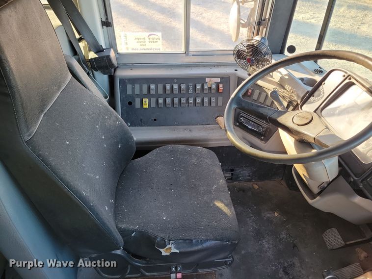 image for item DL7763 2004 Freightliner FS65  school bus