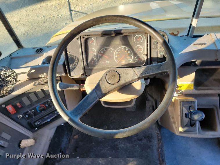 image for item DL7763 2004 Freightliner FS65  school bus