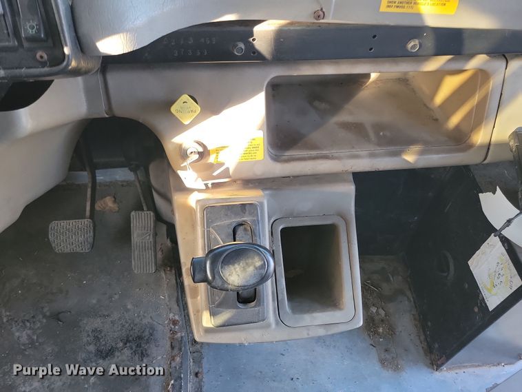 image for item DL7763 2004 Freightliner FS65  school bus