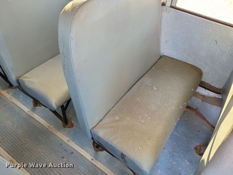 image for item DL7763 2004 Freightliner FS65  school bus