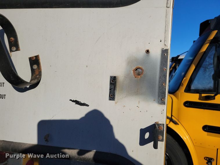 image for item DL7763 2004 Freightliner FS65  school bus