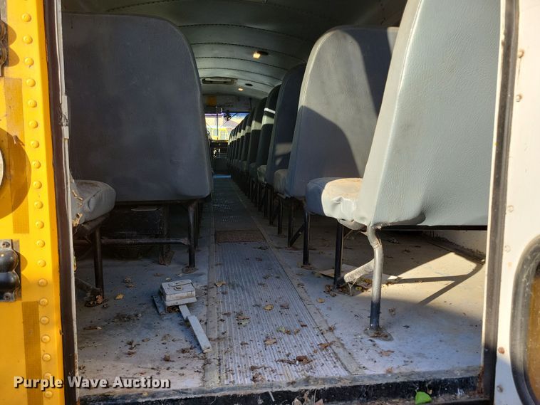 image for item DL7763 2004 Freightliner FS65  school bus