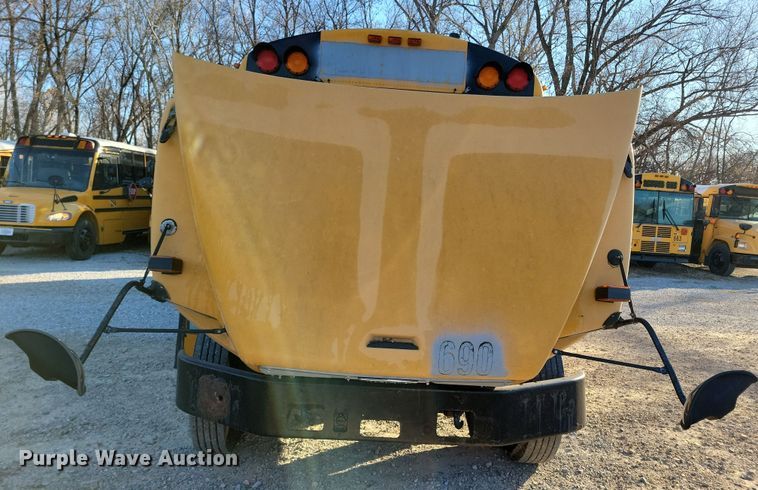 image for item DL7763 2004 Freightliner FS65  school bus