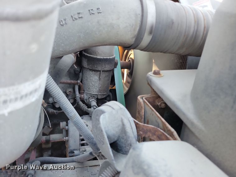 image for item DL7763 2004 Freightliner FS65  school bus