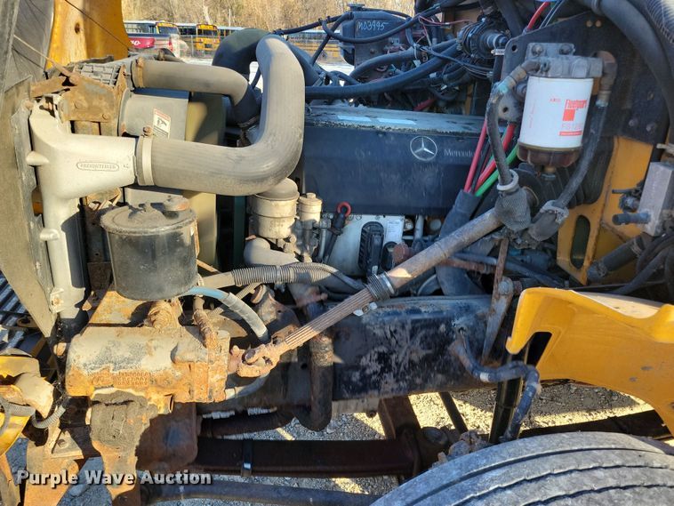 image for item DL7763 2004 Freightliner FS65  school bus