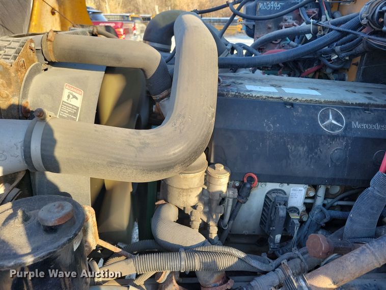 image for item DL7763 2004 Freightliner FS65  school bus