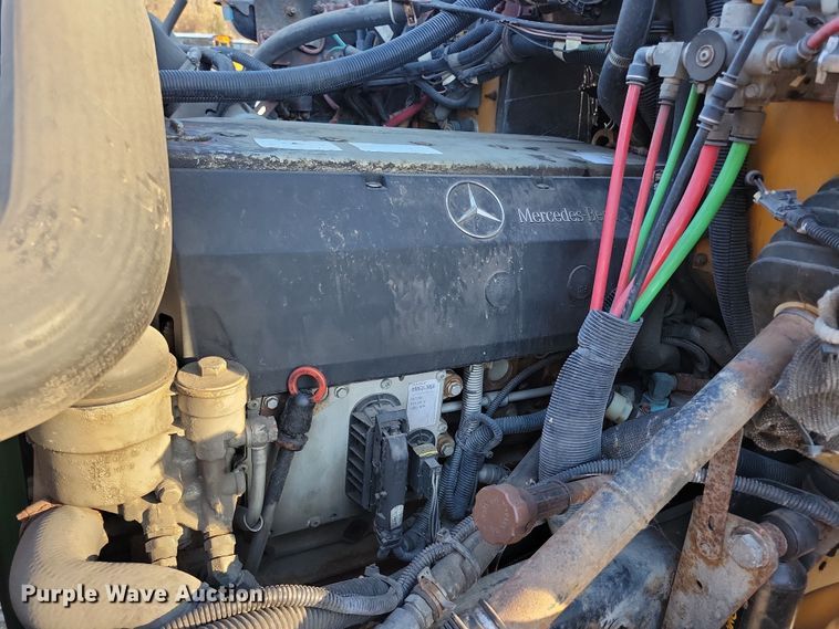 image for item DL7763 2004 Freightliner FS65  school bus