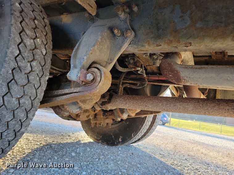 image for item DL7763 2004 Freightliner FS65  school bus