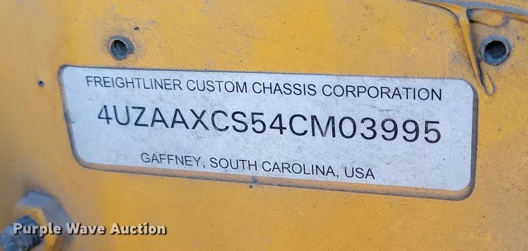 image for item DL7763 2004 Freightliner FS65  school bus