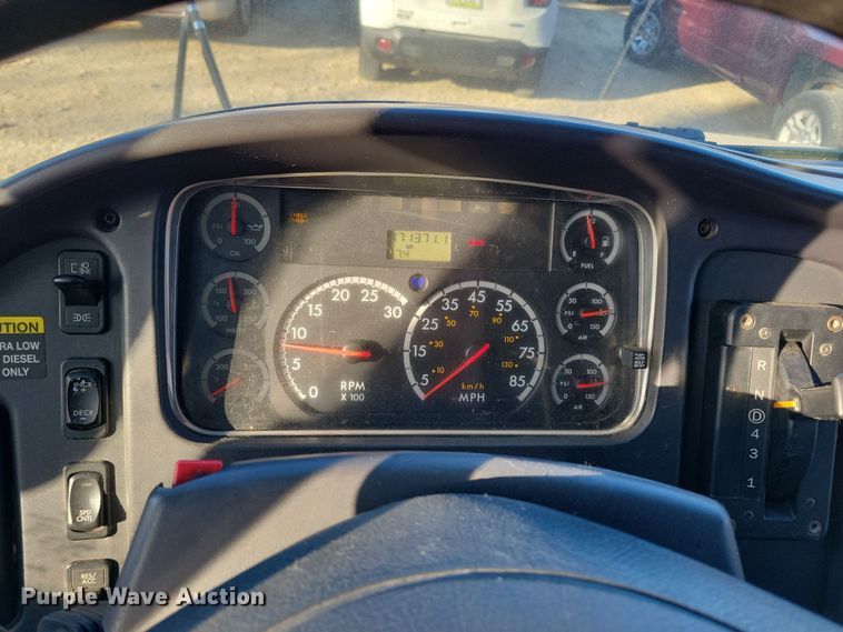 image for item DL7764 2008 Freightliner B2  school bus